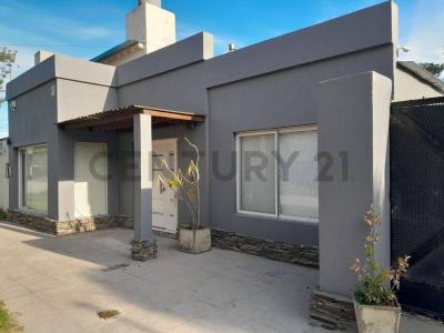 25 e/ 28 y 30 , Claromecó, Buenos Aires Costa Atlántica 00001, Аргентина