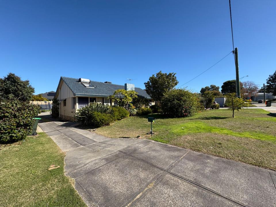 64 Howes Crescent, Dianella, WA 6059, Australia