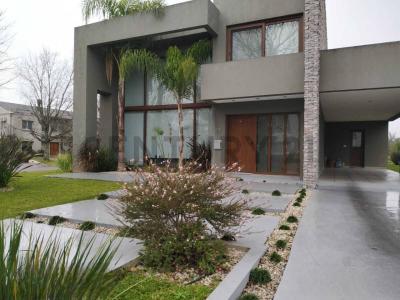 Ombues 1500, Berazategui, GBA Sur 00001, Argentina