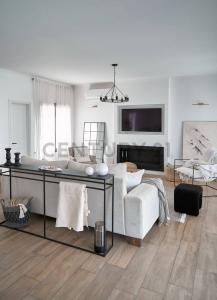 Av de los Lagos , Escobar, GBA Norte 1625, Argentina