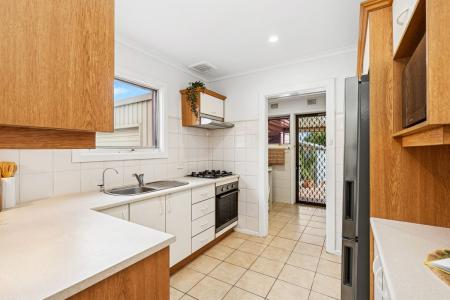 31 Morton Road, Christie Downs, SA 5164, Australia