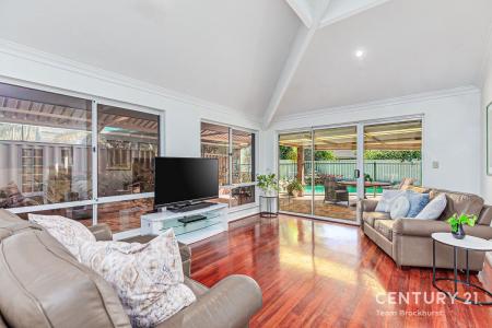 4 Freedman Way, Winthrop, WA 6150, Australia