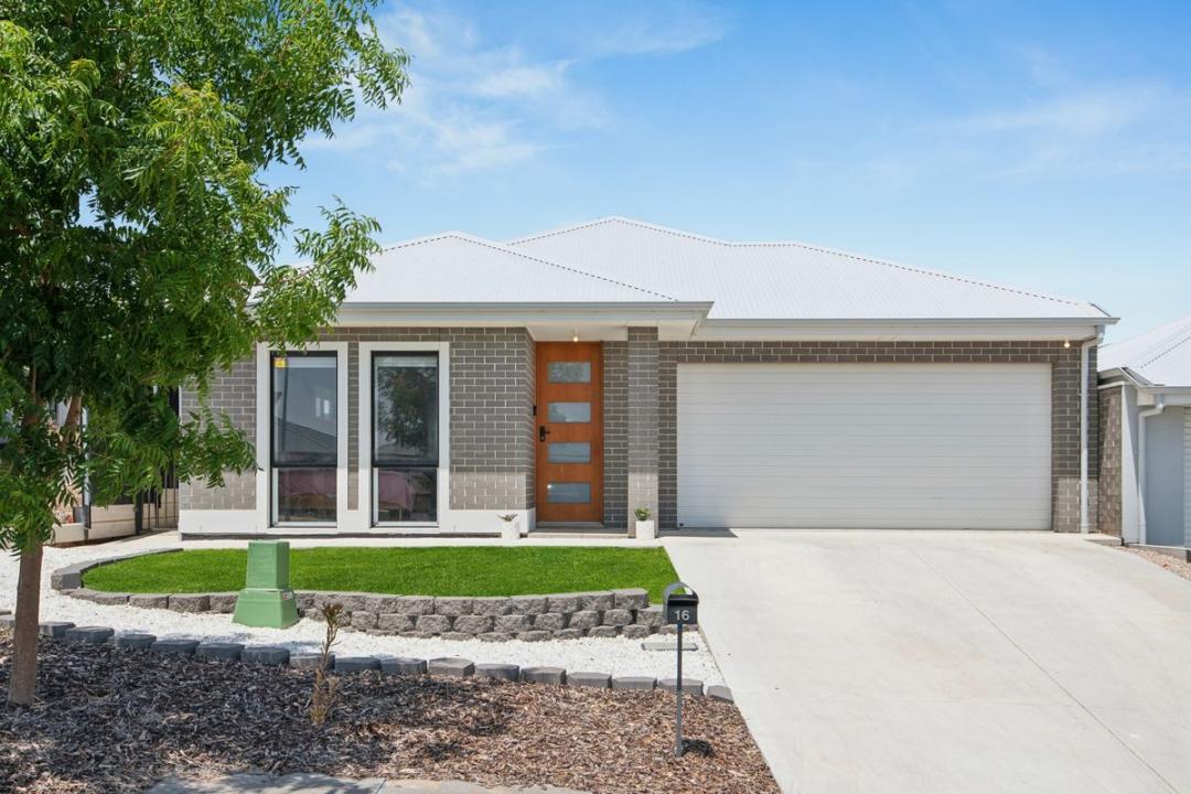 16 Burnside Drive, Onkaparinga Hills, SA 5163, Australia