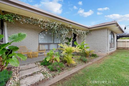 70 Brentwood Drive, Huntfield Heights, SA 5163, Australia