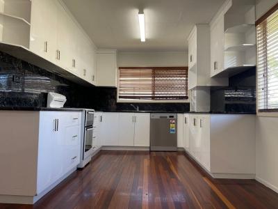 10 Spring Crescent, Dysart, QLD 4745, Australia