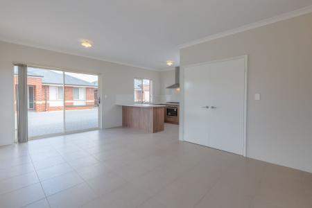 2/7A Bromley Street, Beckenham, WA 6107, Australia
