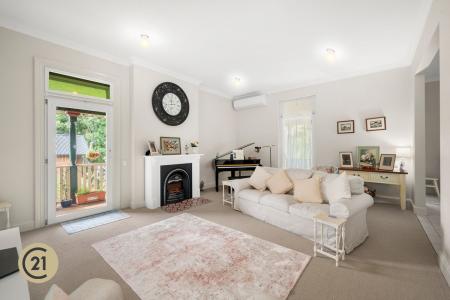 2/23 Thompson Close, West Pennant Hills, NSW 2125, Australia