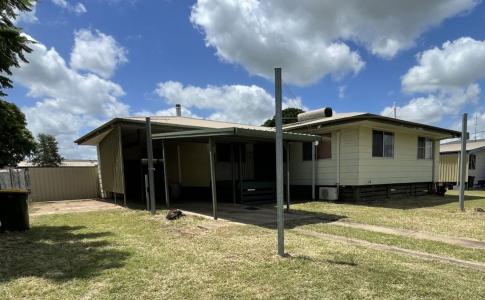 4 Barraclough Crescent, Moranbah, QLD 4744, Australia