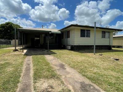 4 Barraclough Crescent, Moranbah, QLD 4744, Australie