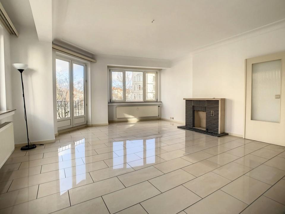 Square Jean-Baptiste de Greef 9, Oudergem, Belgium