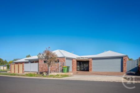 21 Paterson Drive, Yalyalup, WA 6280, Australia