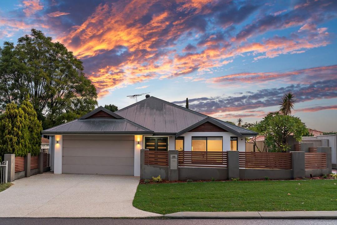 123 Mars Street, Carlisle, WA 6101, Australia