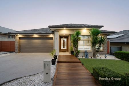 7 Geoghegan Circuit, Oran Park, NSW 2570, Australia