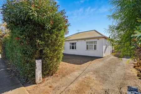 5 Saltash Avenue, Christies Beach, SA 5165, Australia