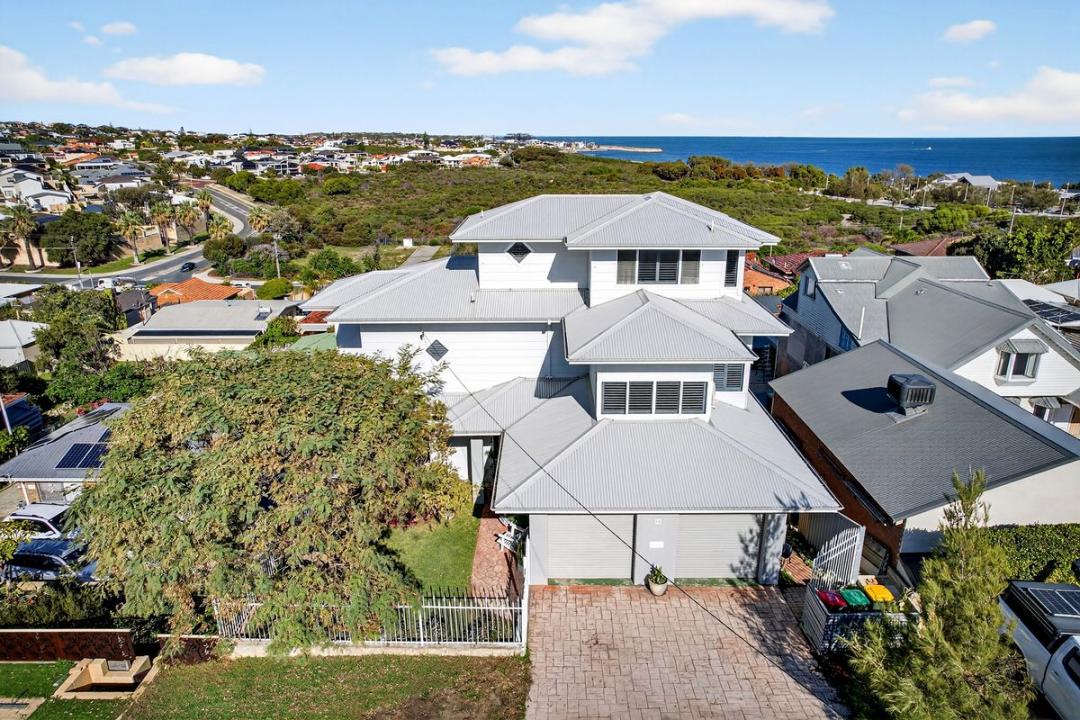 10 Dennis Street, Quinns Rocks, WA 6030, Australia