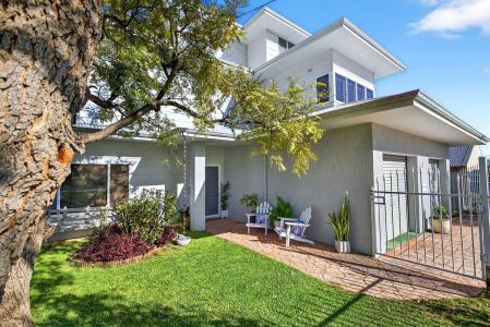 10 Dennis Street, Quinns Rocks, WA 6030, Australia