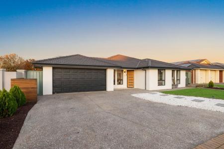 11 Emerald Boulevard, Aldinga Beach, SA 5173, Australia