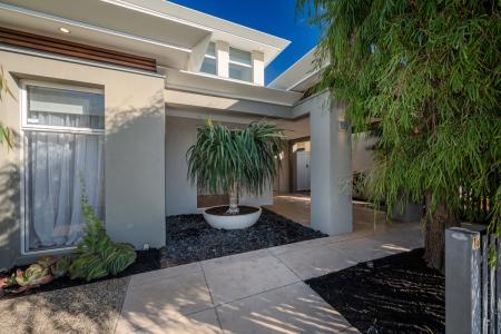 18 Hollington Boulevard, Alkimos, WA 6038, Austrália