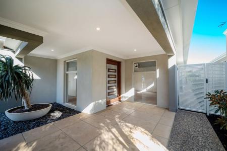 18 Hollington Boulevard, Alkimos, WA 6038, Austrália