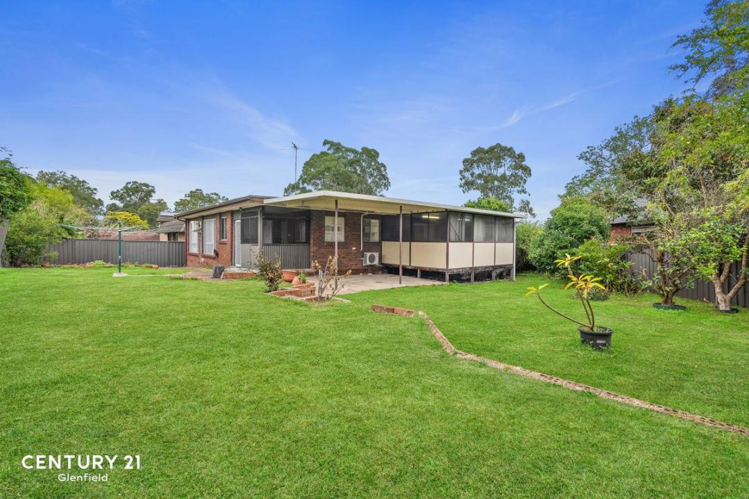 6 Rossell Place, Glenfield, NSW 2167, Australia