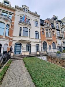 Place des Carabiniers 15, Schaarbeek, Belgique