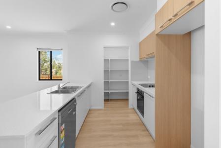 64 Woodland Drive, Southside, QLD 4570, Austrália