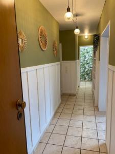 de la Montagne 82/41, Charleroi, Belgium