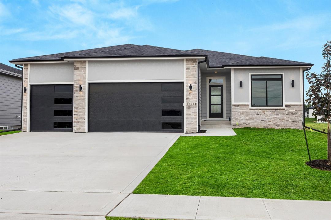17211 Northview Drive, Urbandale, Iowa 50323
