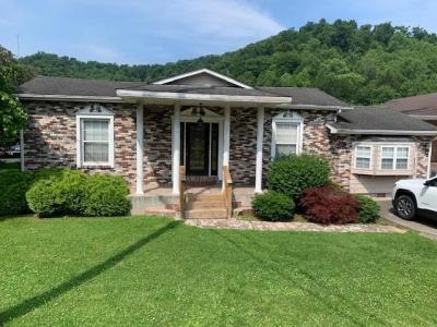 15 Newberry Lane, Inez, Kentucky 41224, USA