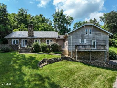 1027 West Summer Street, Greeneville, Tennessee 37743