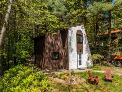 10  Rue des Saules, Orford, Quebec J1X 7E2, Canadá