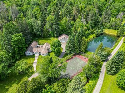 1383-1395  Ch. du Lac-Renaud, Sainte-Adèle, Quebec J8B 2T5, Canada