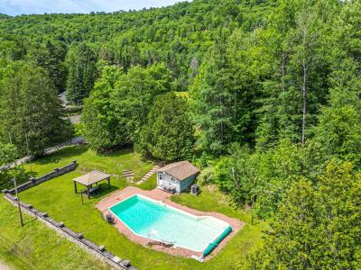 1383-1395  Ch. du Lac-Renaud, Sainte-Adèle, Quebec J8B 2T5, Canada