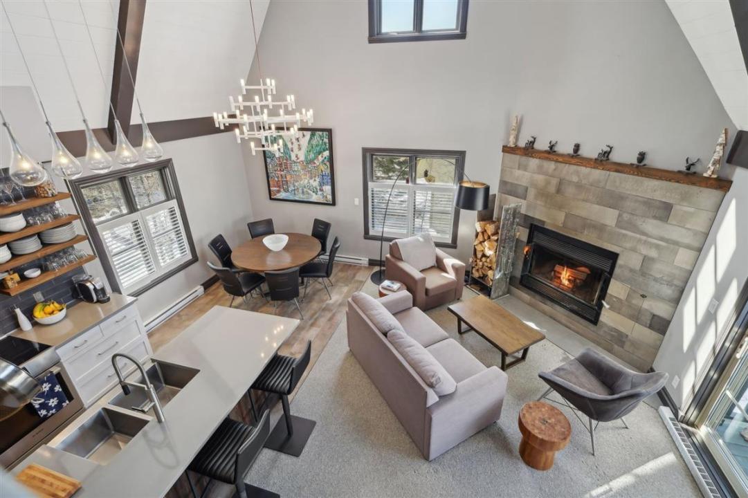 222  Ch. de la Forêt, Mont-Tremblant, Quebec J8E 3K8, Canada