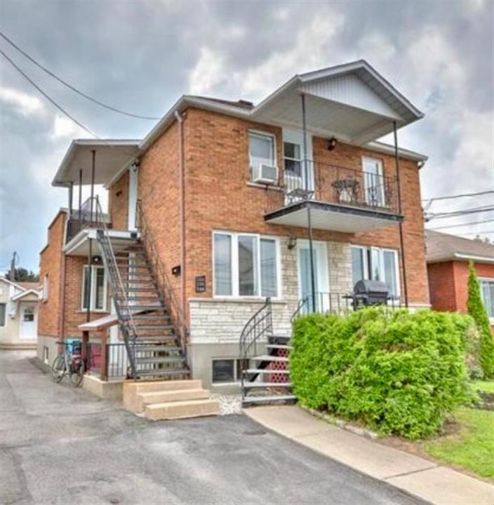 548-554 Rue Favre, Quebec J5R 2V7, Canada