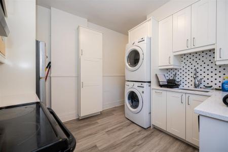 1892  Rue Notre-Dame O., Montréal (Le Sud-Ouest), ケベック H3J 1M6, カナダ