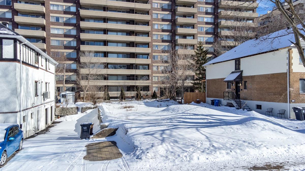 177 Rue Dufferin, Hampstead, Quebec H3X 2Y2, Canada