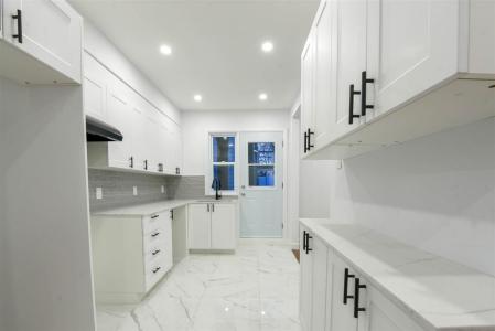 1001-1003 Av. Ball, Montréal (Villeray/Saint-Michel/Parc-Extension), Quebec H3N 1J9, Canada