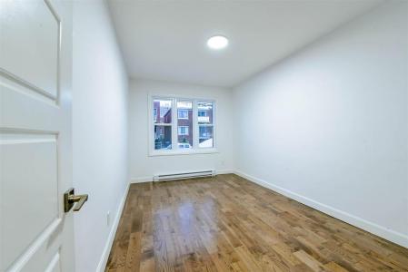 1001-1003 Av. Ball, Montréal (Villeray/Saint-Michel/Parc-Extension), Quebec H3N 1J9, Canada