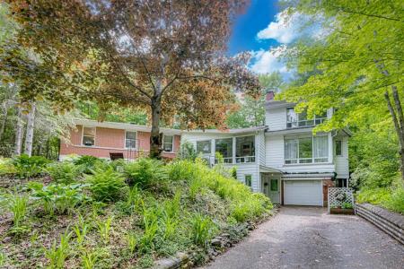 1670 Rue du Dominion, Sherbrooke (Les Nations), Quebec J1J 1N4, Canada