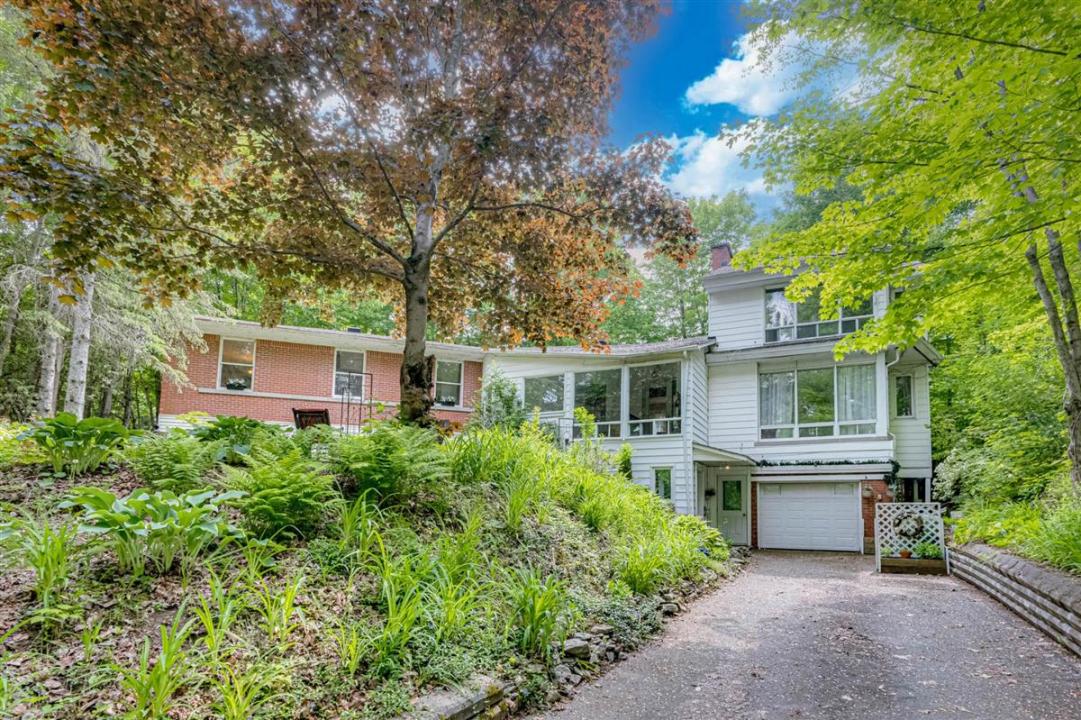 1670  Rue du Dominion, Sherbrooke (Les Nations), Quebec J1J 1N4, Kanada