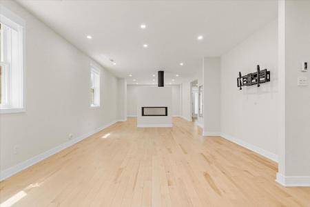 4361 Av. Beaconsfield, Montréal (Côte-des-Neiges/Notre-Dame-de-Grâce), 魁北克省 H4A 2H5, 加拿大