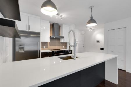 377 Rue des Seigneurs, Montréal (Le Sud-Ouest), Quebec H3J 0A9, Canada