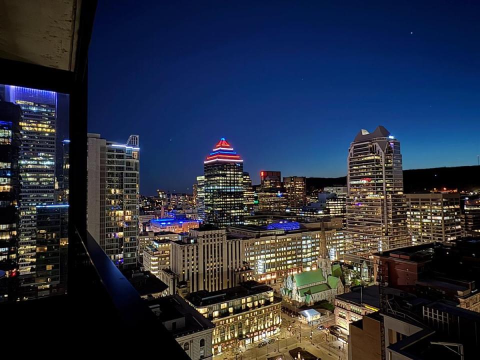 1205 Place Phillips, Montréal (Ville-Marie), Quebec H3B 0H3, Canada