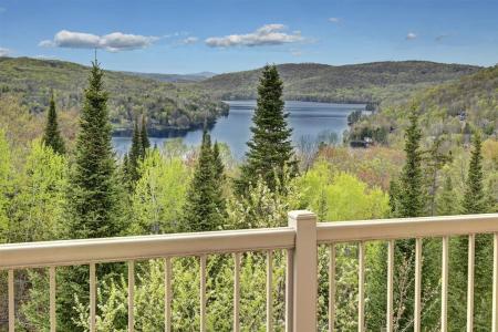 146 Rue du Mont-Plaisant, Mont-Tremblant, Quebec J4T 1L2, Canadá