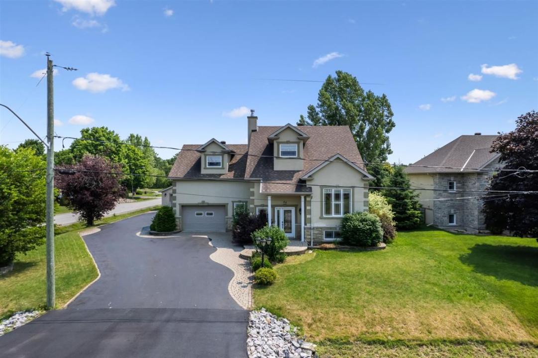 44 Rue des Abricotiers, Gatineau (Gatineau), Quebec J8R 2S7, Canada