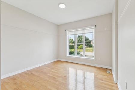 44 Rue des Abricotiers, Gatineau (Gatineau), Quebec J8R 2S7, Canada