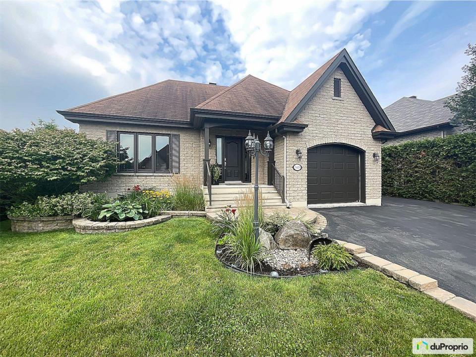 3419 Rue Laubia, Longueuil (Saint-Hubert), Quebec J3Y 0C5, Canada