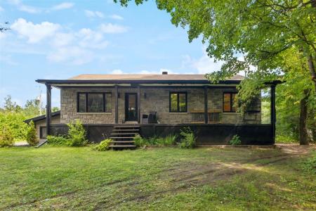 375  Ch. Denis, Cantley, Quebec J8V 2X1, Canada