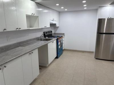 1875  Boul. René-Lévesque O., Montréal (Ville-Marie), Quebec H3H 1R4, Canadá